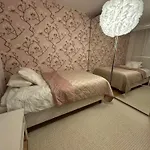 Of Aurora Fields Apartman